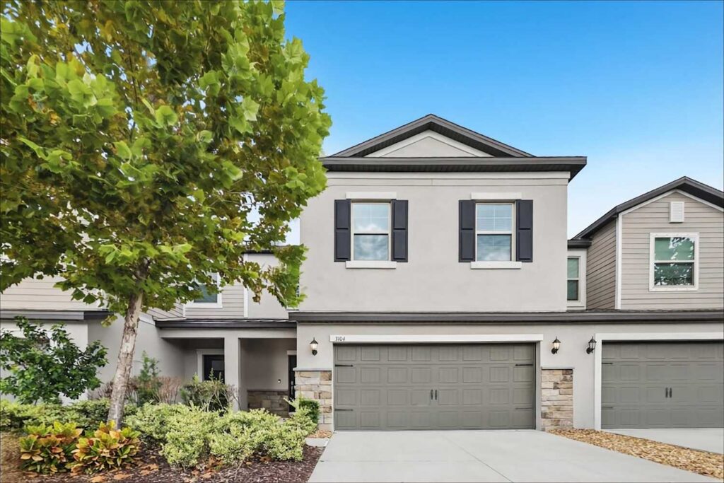 3104 Bryant Park Dr