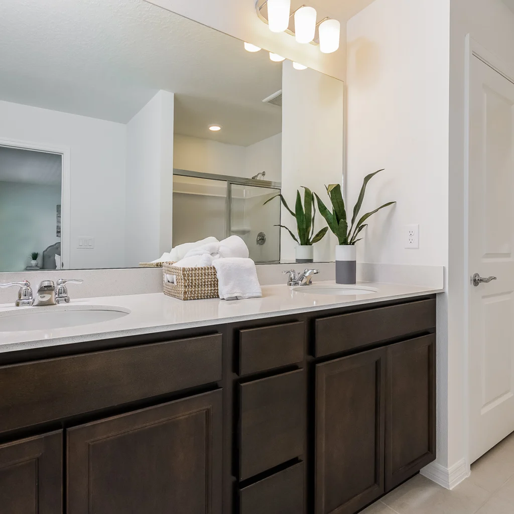 Silverleaf Oaks