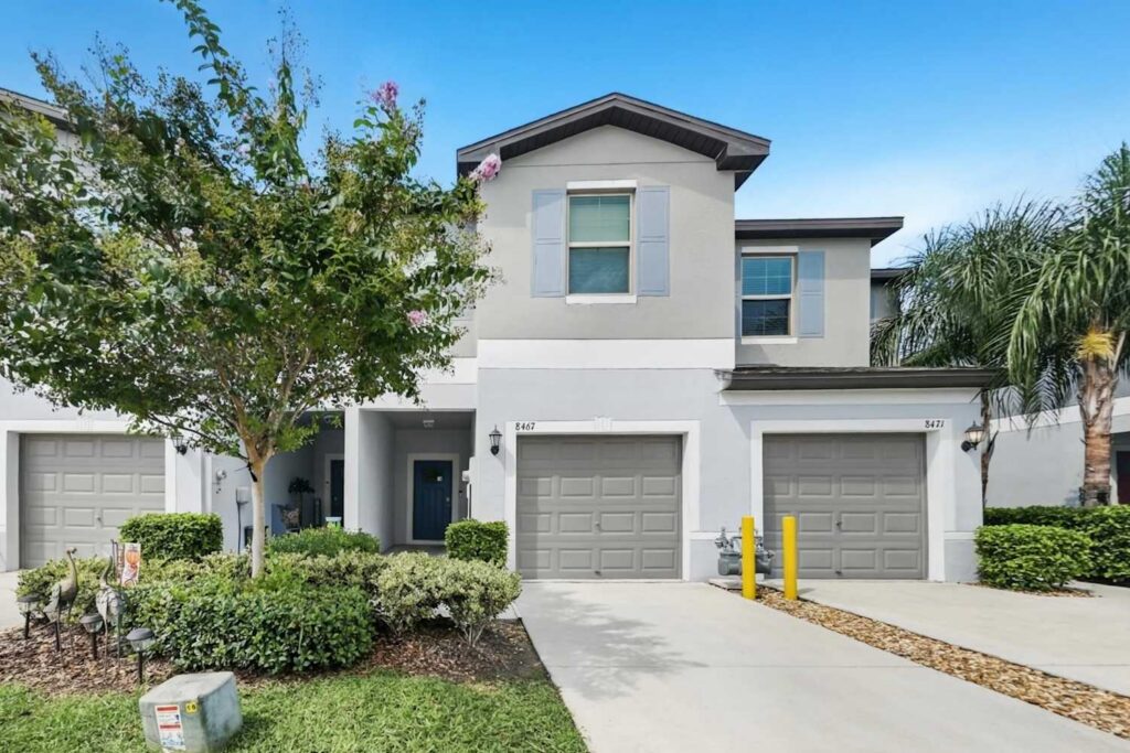 8467 Druid Oaks Ln