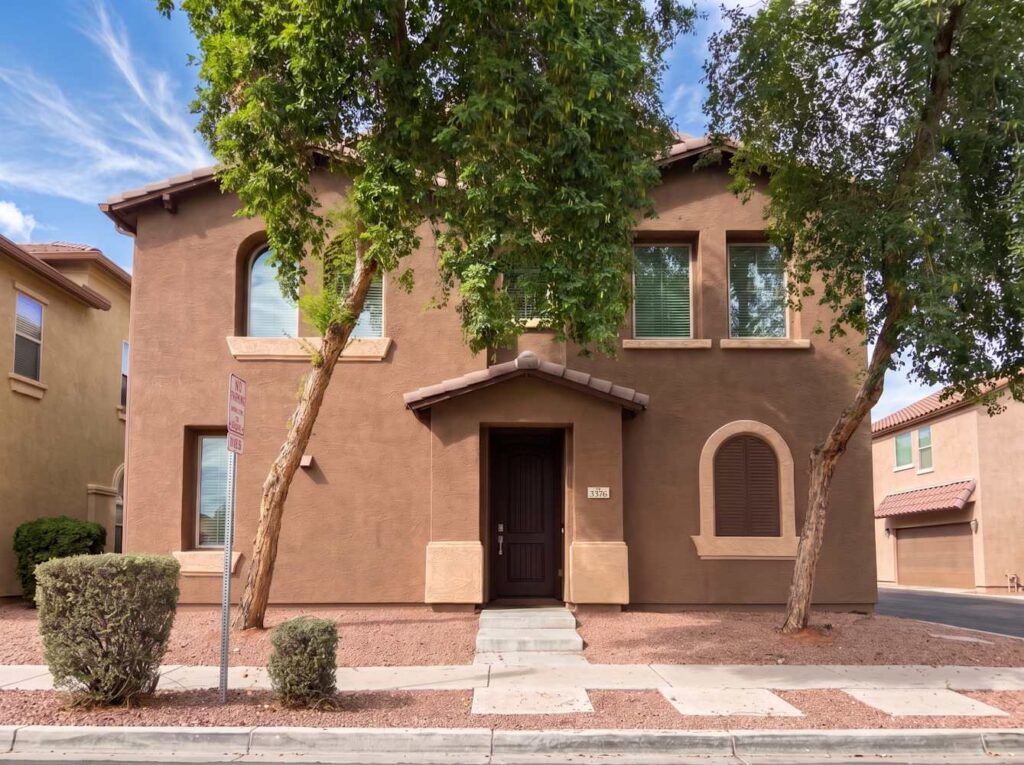 3376 E Liberty Ln