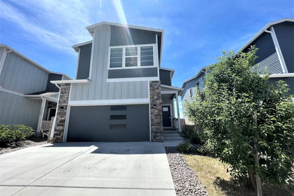 11147 House Finch Ln