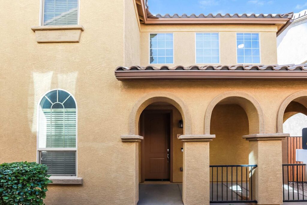 1382 S Ponderosa Dr