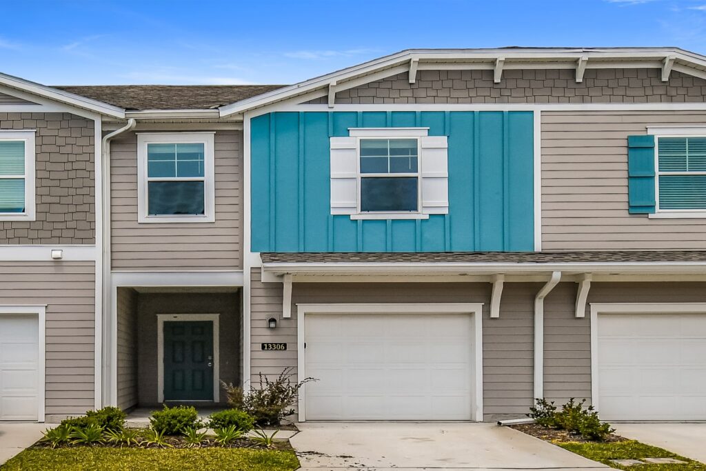 13306 Shore Grass Dr